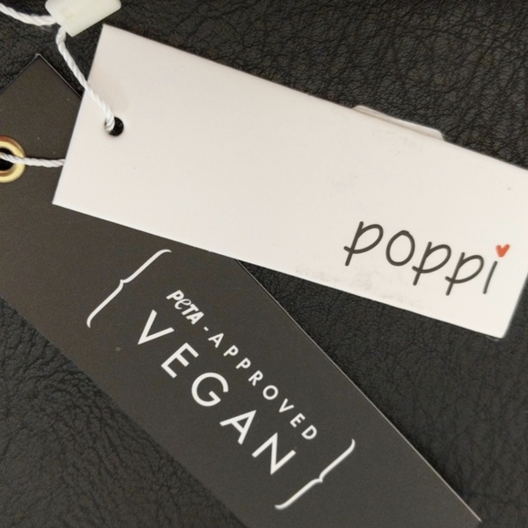 Poppi Vegan PETA Certified Cross Body Purse NWT 8.5" X 8.5" - Picture 3 of 3
